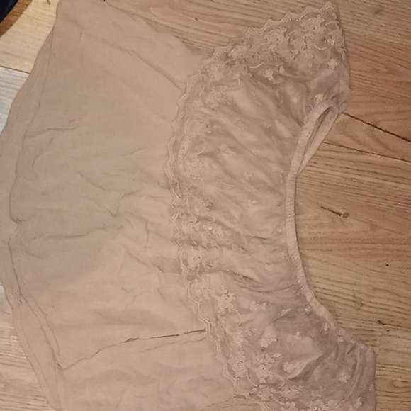 Tops - Picture 4 of 5